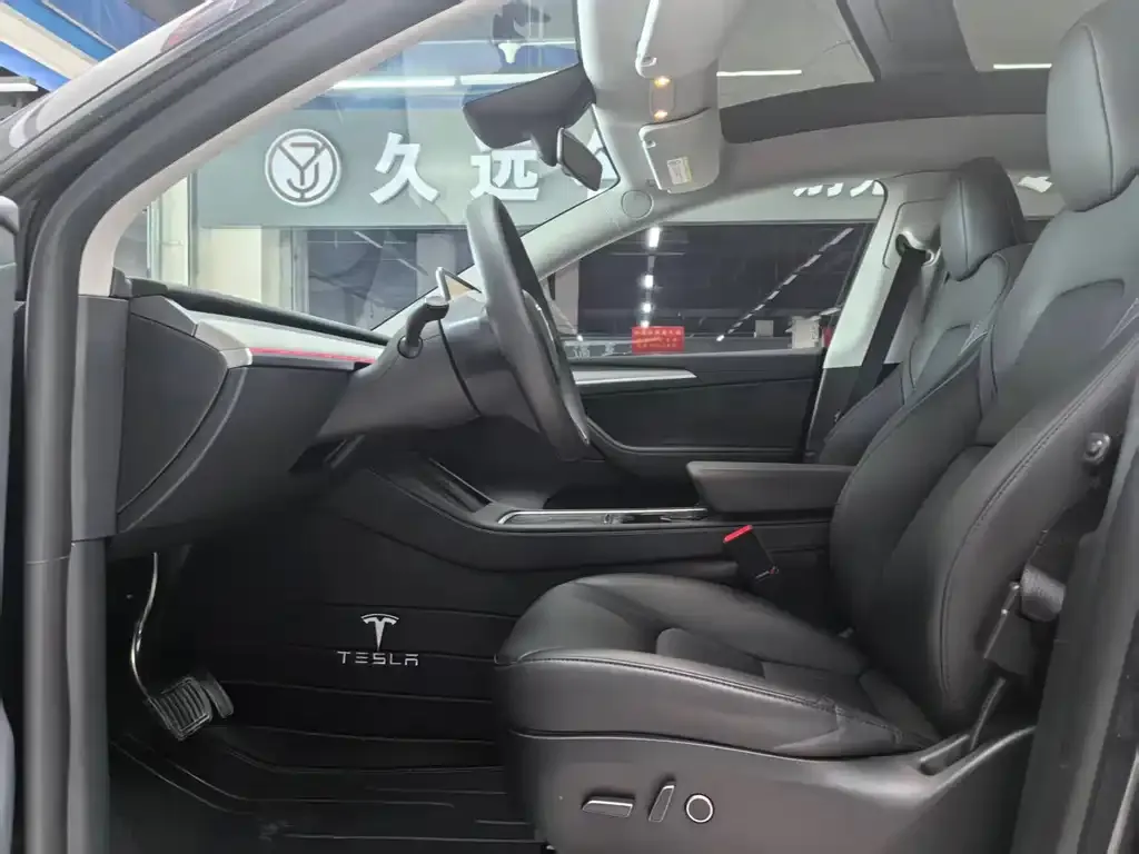 Tesla Model Y — фото 4