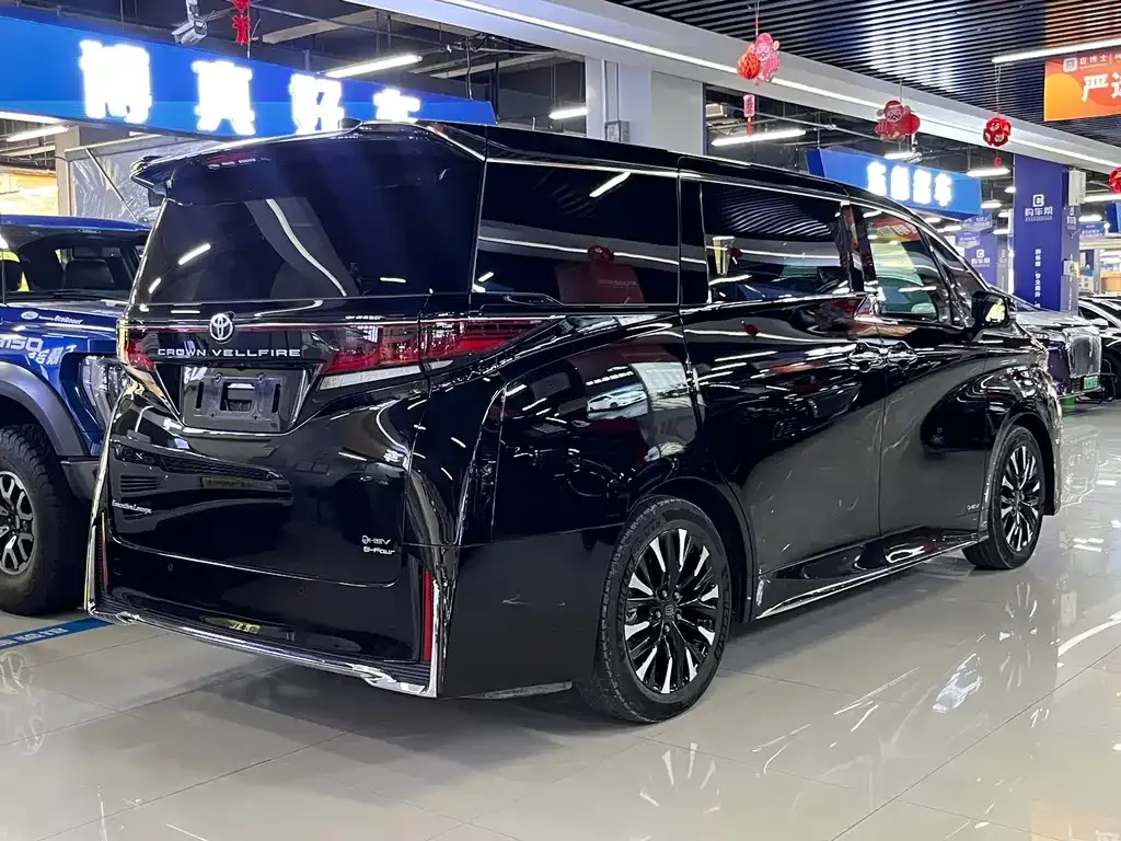 Toyota Vellfire — фото 8