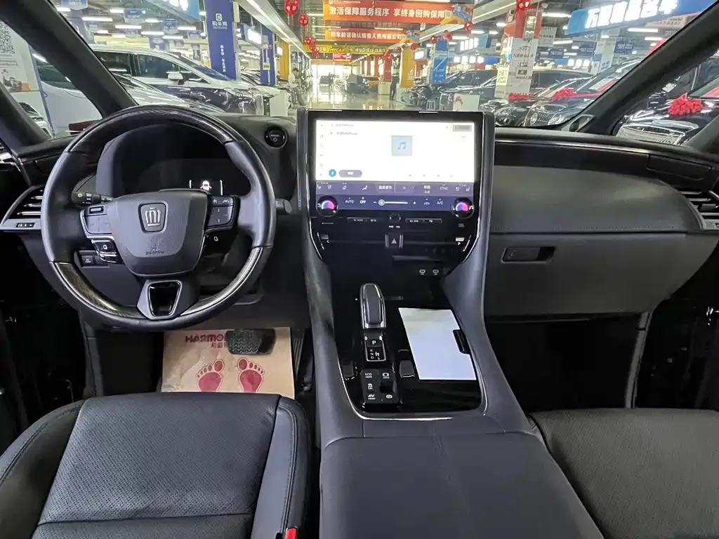 Toyota Vellfire — фото 6