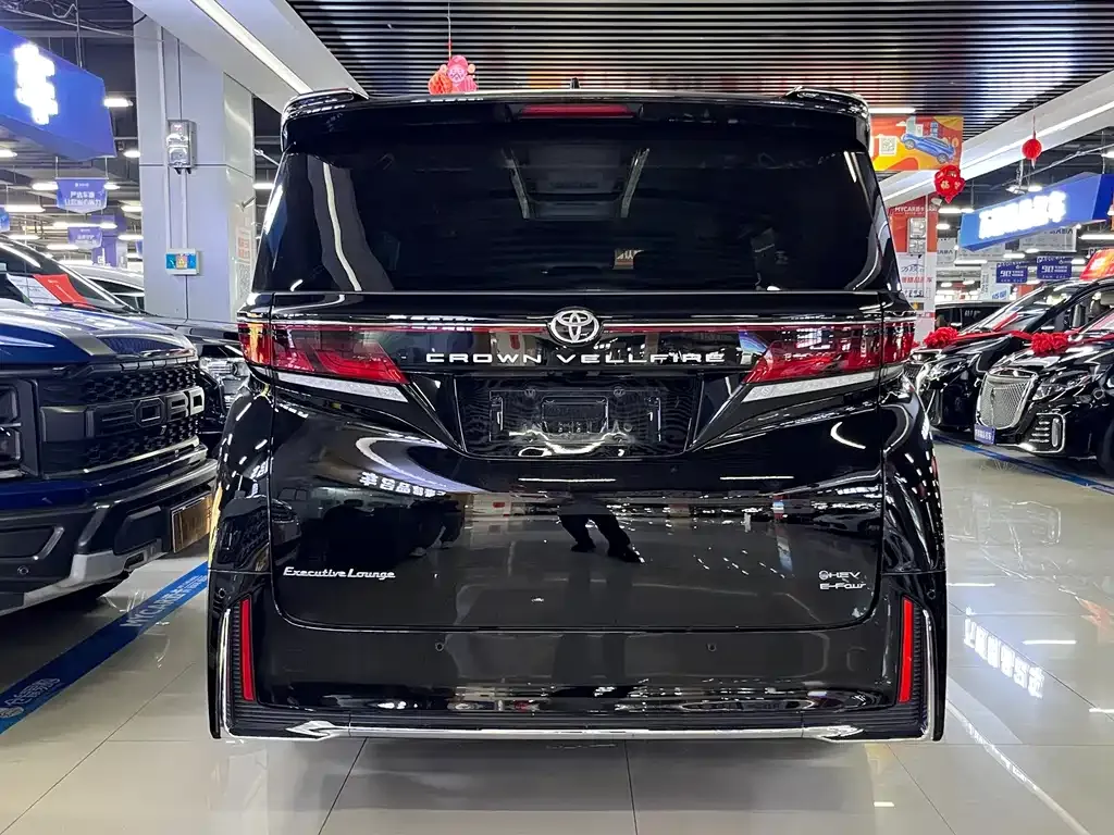 Toyota Vellfire — фото 10
