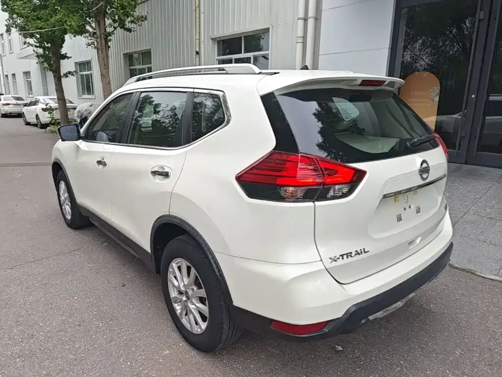 Nissan X-Trail — фото 10
