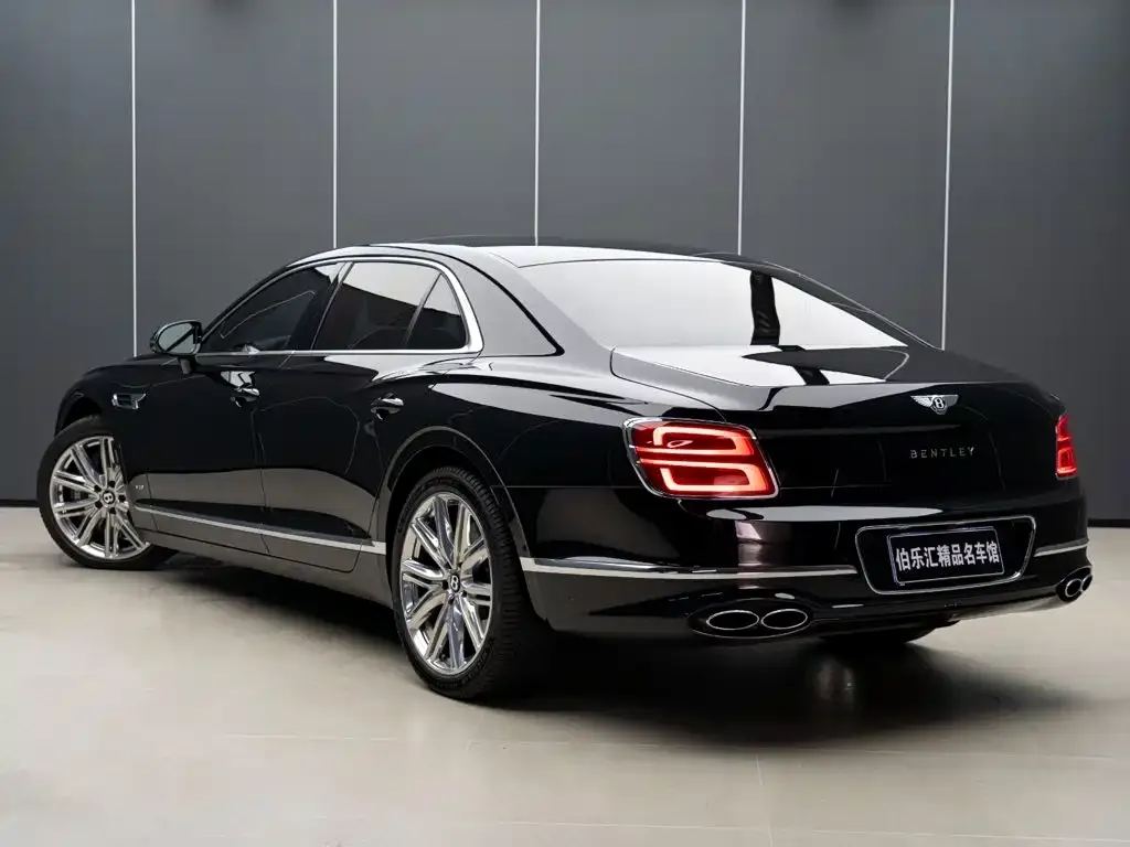 Bentley Flying Spur — фото 3