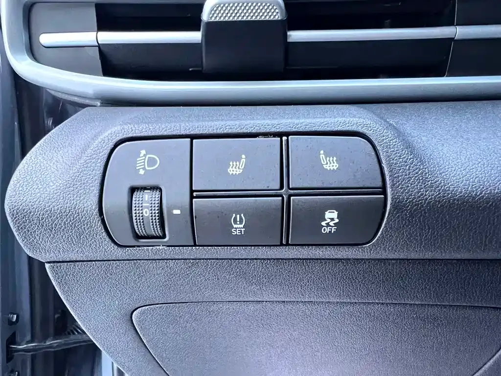 Hyundai Elantra — фото 9