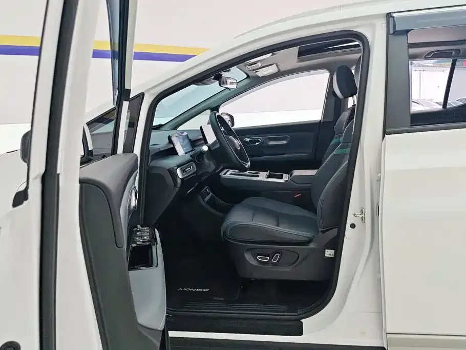 Aion Y — фото 2