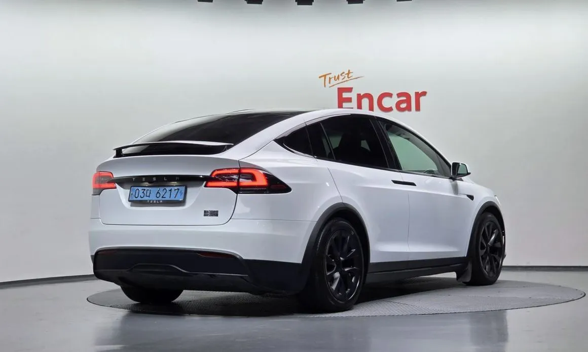 Tesla Model X — фото 5