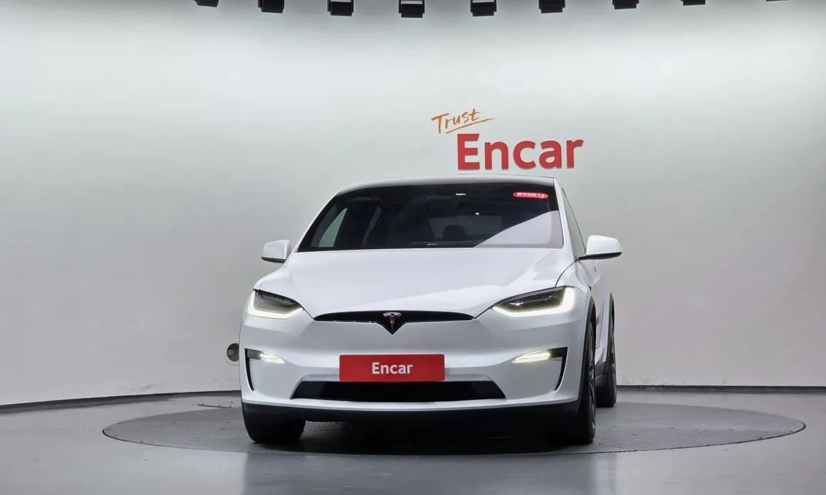 Tesla Model X — фото 6