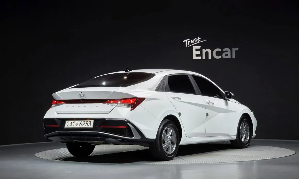 Hyundai AVANTE — фото 5