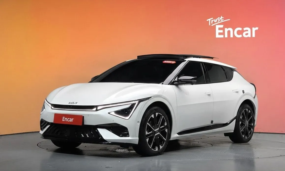 Kia EV6 — фото 1