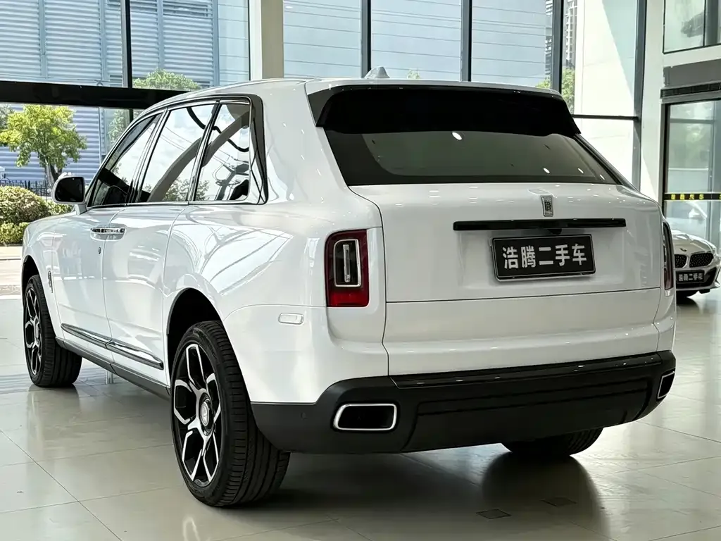 Rolls-Royce Cullinan — фото 10