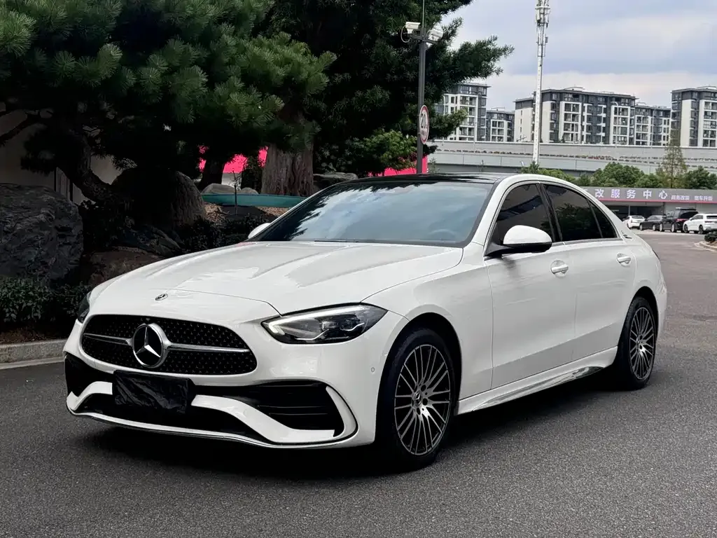 Mercedes-Benz C-Class — фото 1