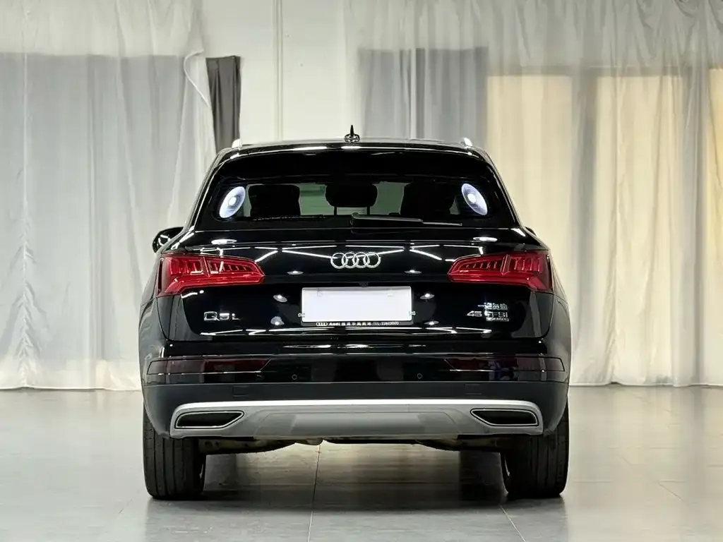 Audi Q5L — фото 4