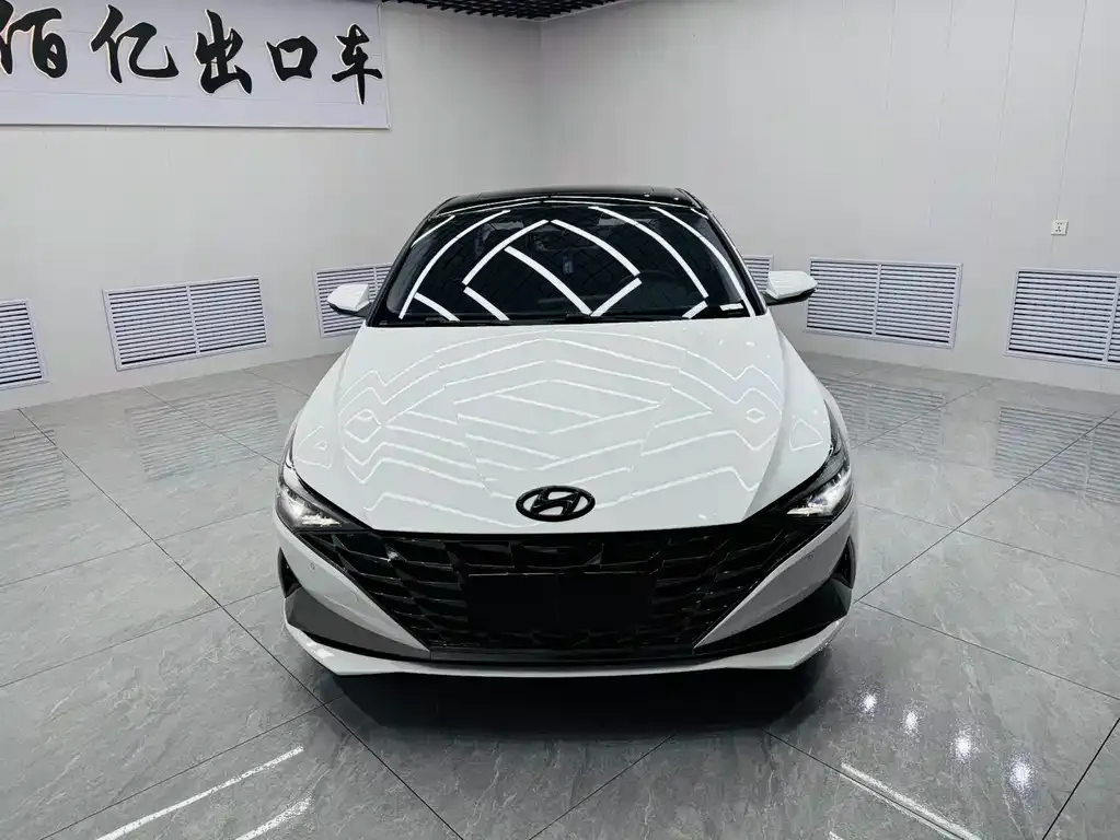 Hyundai Elantra — фото 2