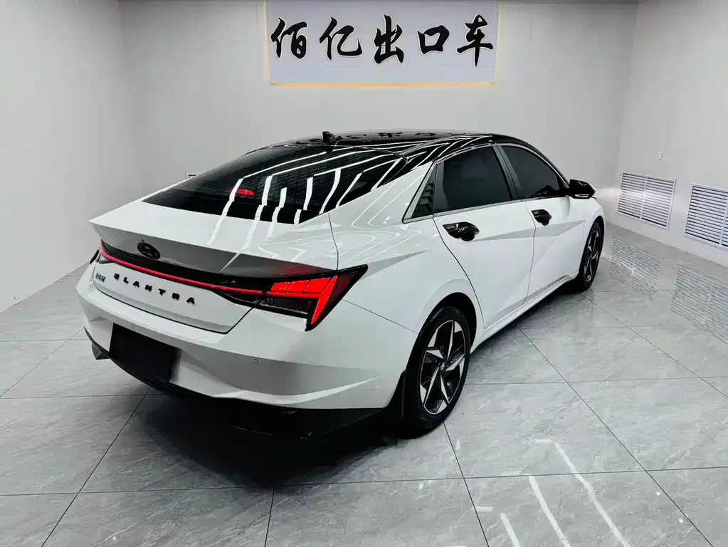 Hyundai Elantra — фото 3