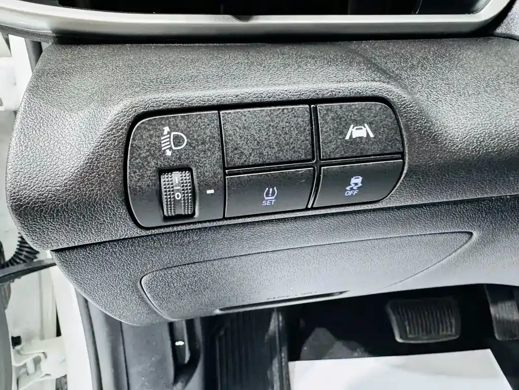 Hyundai Elantra — фото 8
