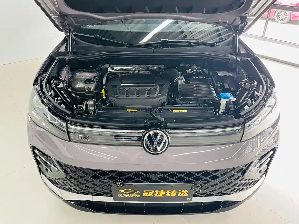 Volkswagen Tiguan L — фото 5