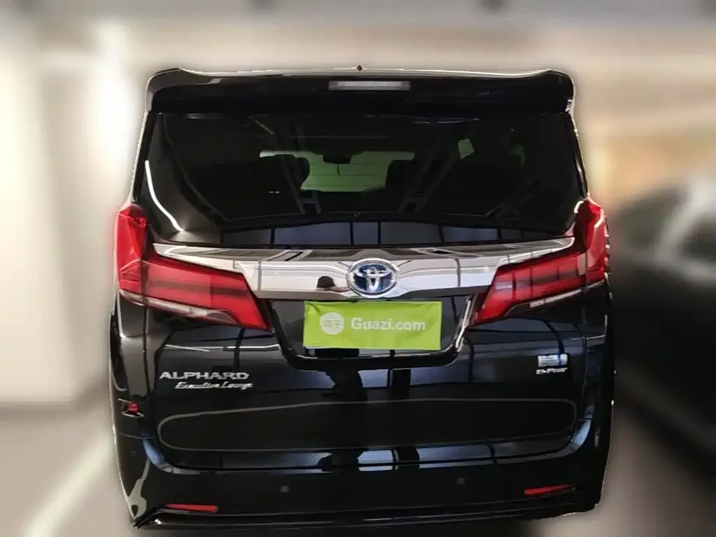 Toyota Alphard — фото 2