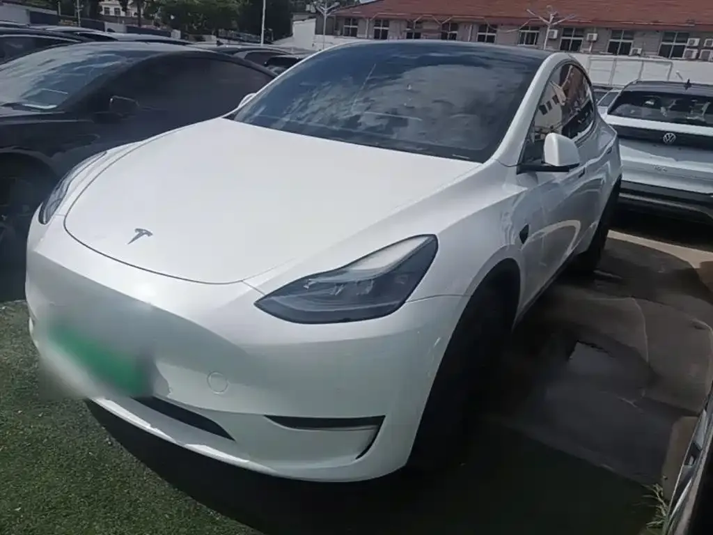 Tesla Model Y — фото 5