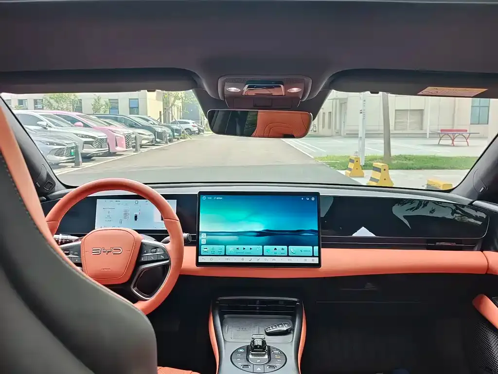 BYD Seal — фото 3