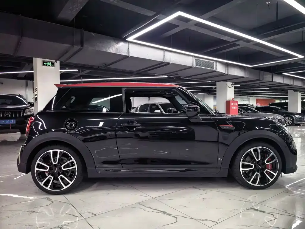 MINI JCW (John Cooper Works) — фото 2