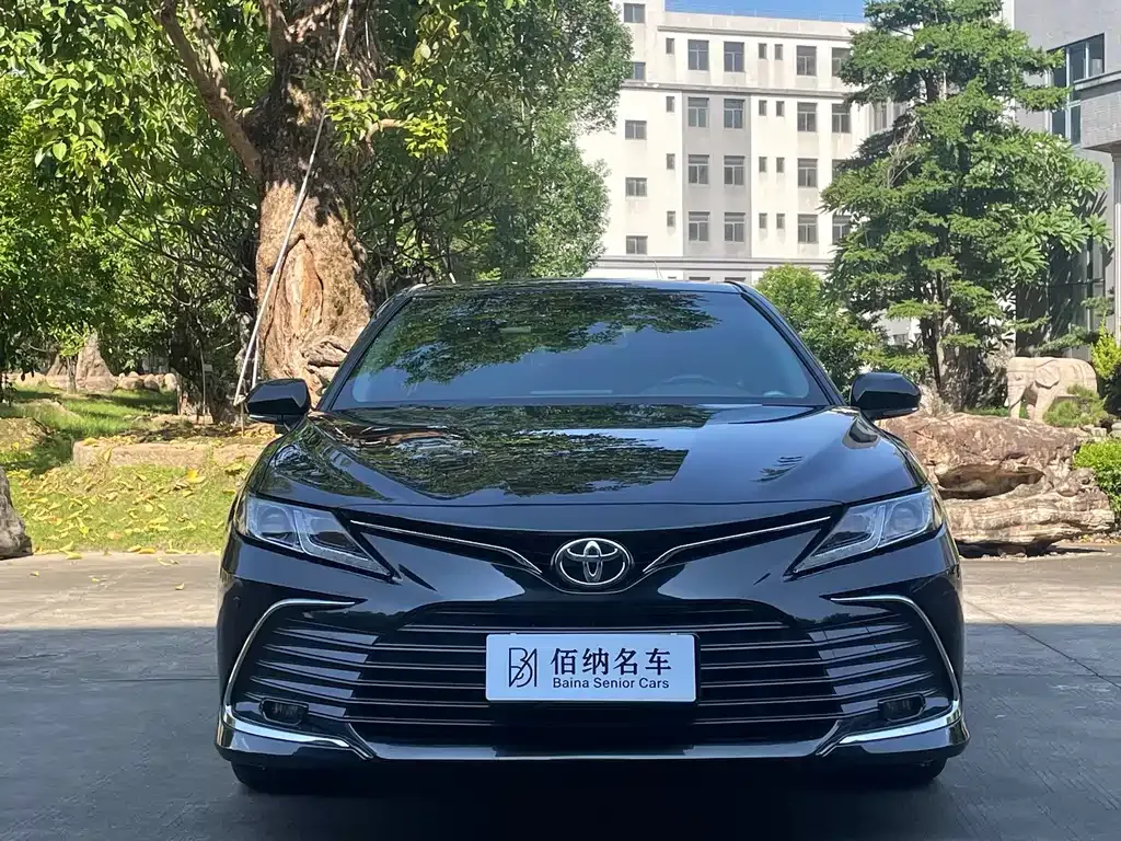 Toyota Camry — фото 9