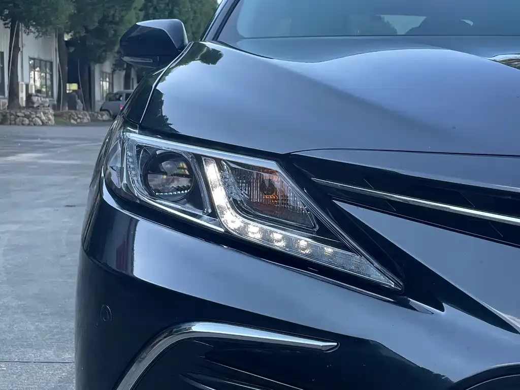 Toyota Camry — фото 10