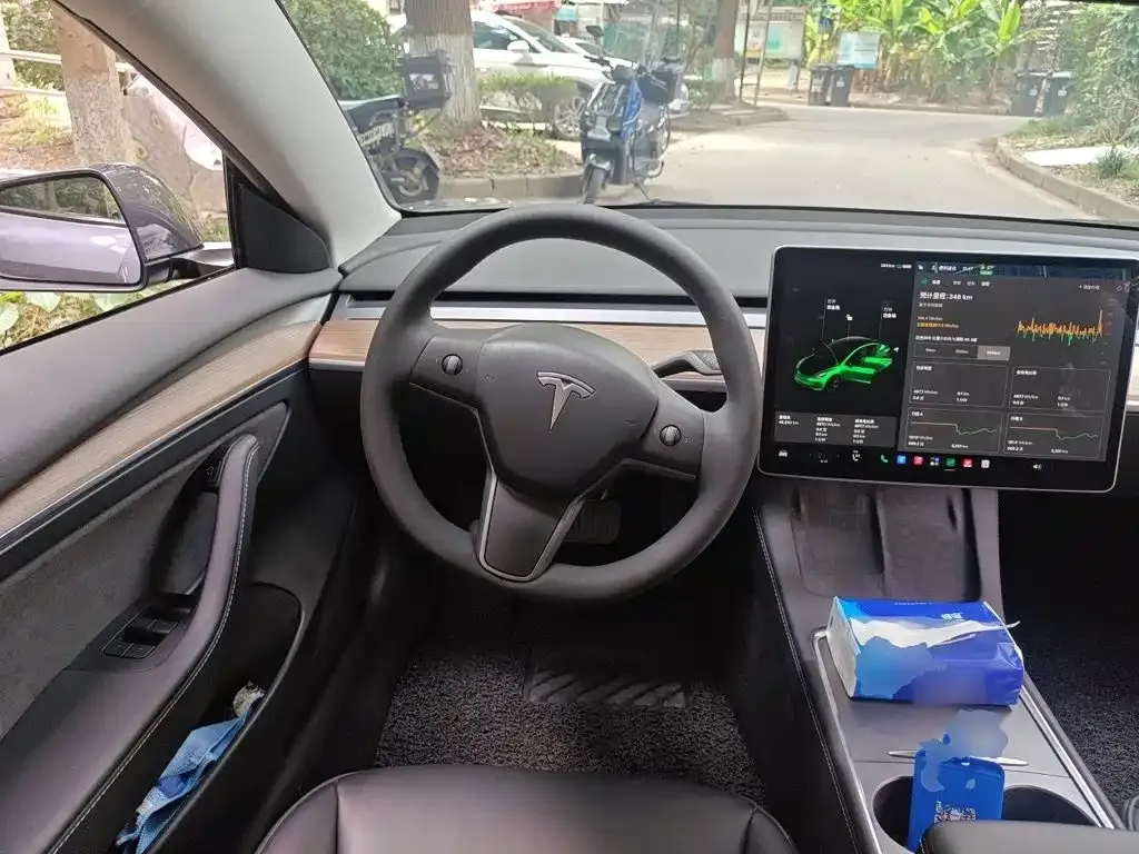 Tesla Model 3 — фото 6