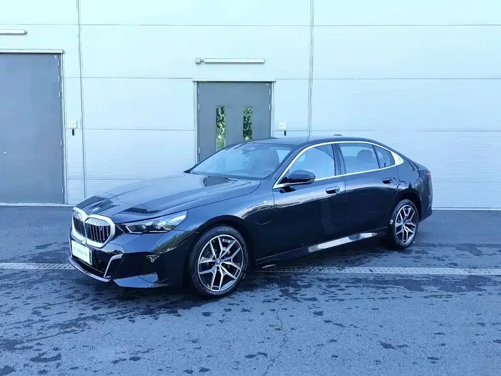 BMW i5 — фото 1