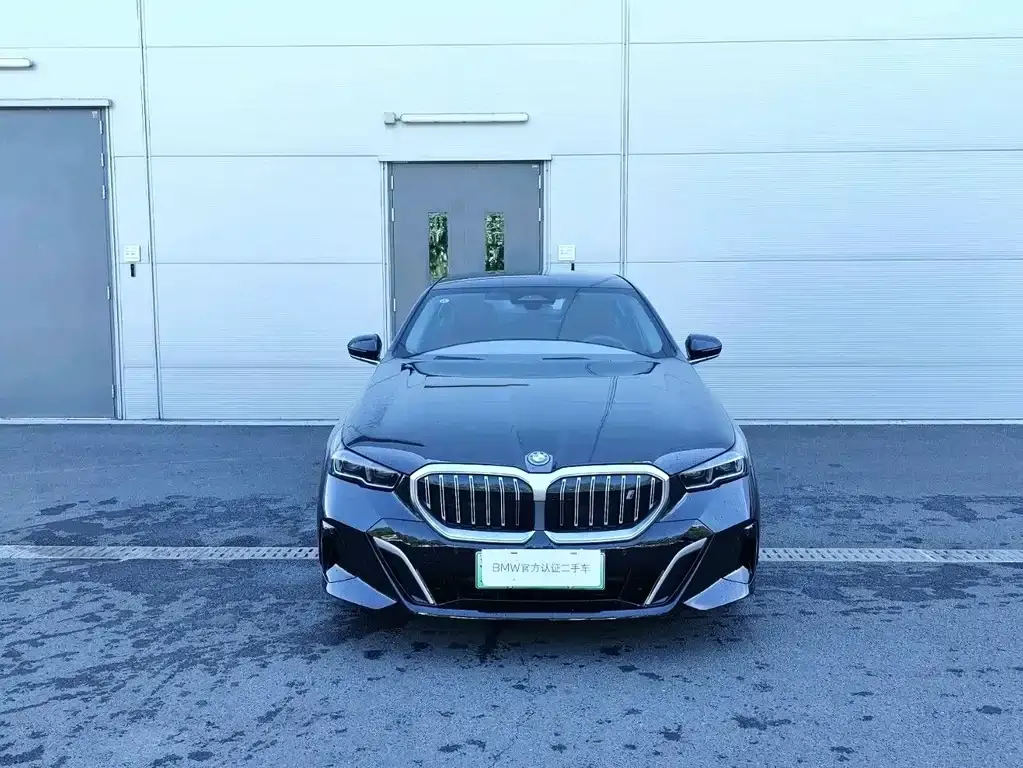 BMW i5 — фото 4