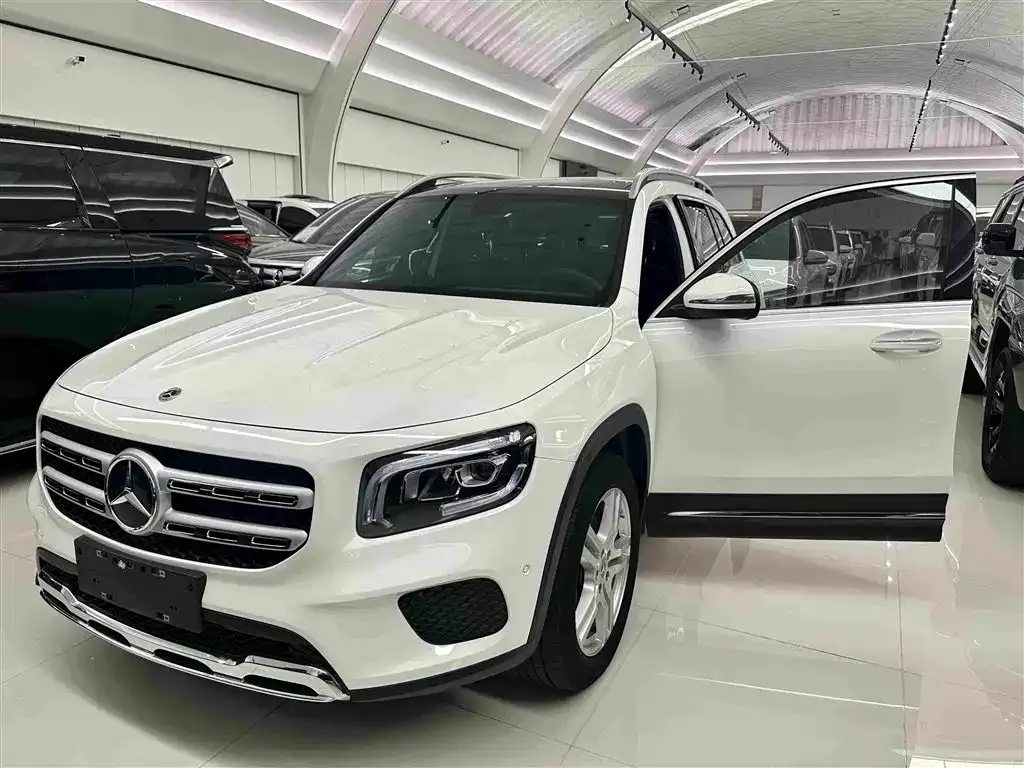 Mercedes-Benz GLB — фото 10