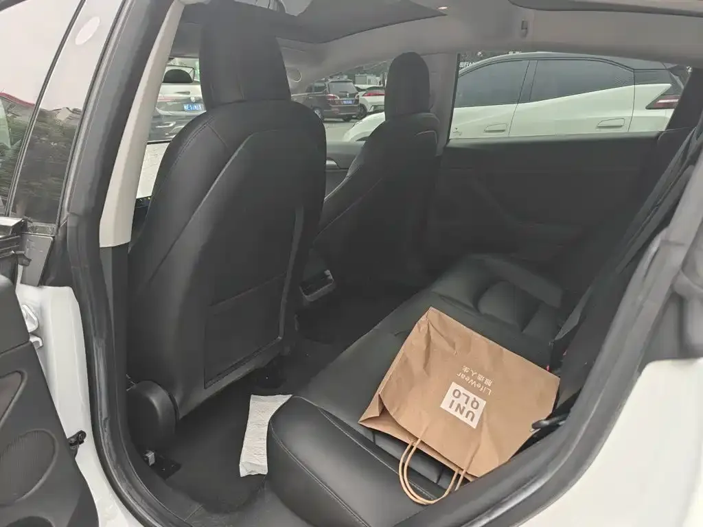Tesla Model 3 — фото 2