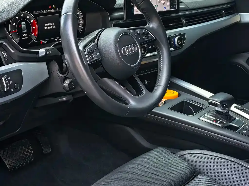 Audi A4L — фото 2