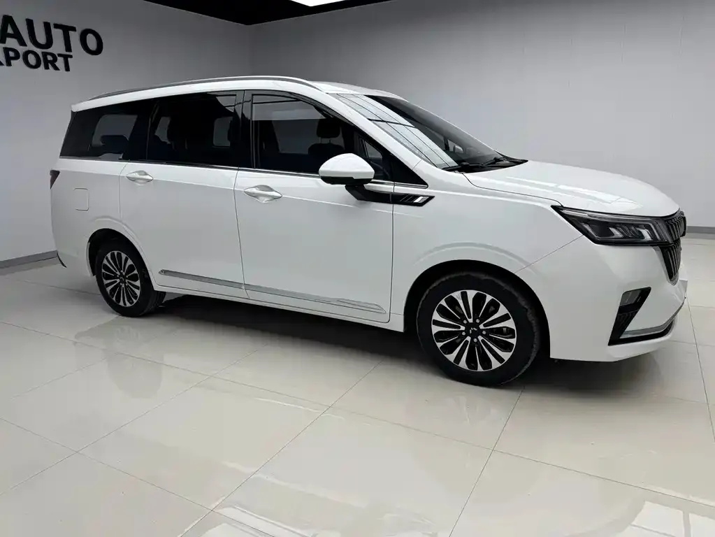 Wuling Jiachen — фото 3