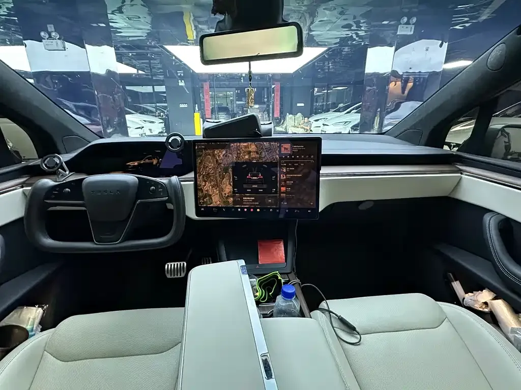 Tesla Model X — фото 8
