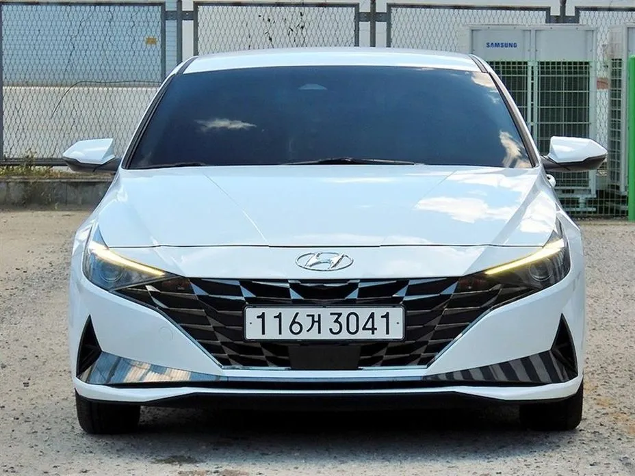 Hyundai AVANTE — фото 1