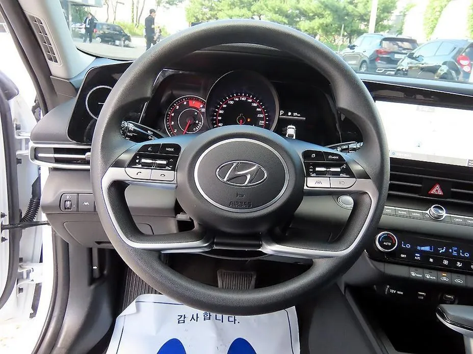 Hyundai AVANTE — фото 8