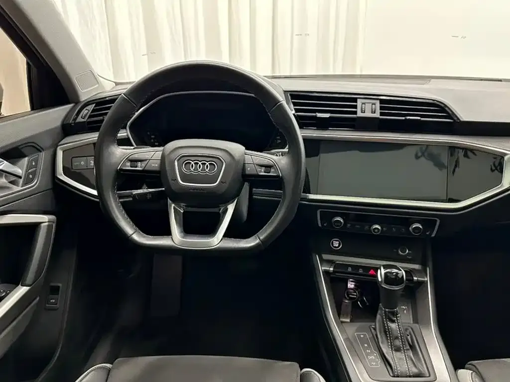 Audi Q3 — фото 6