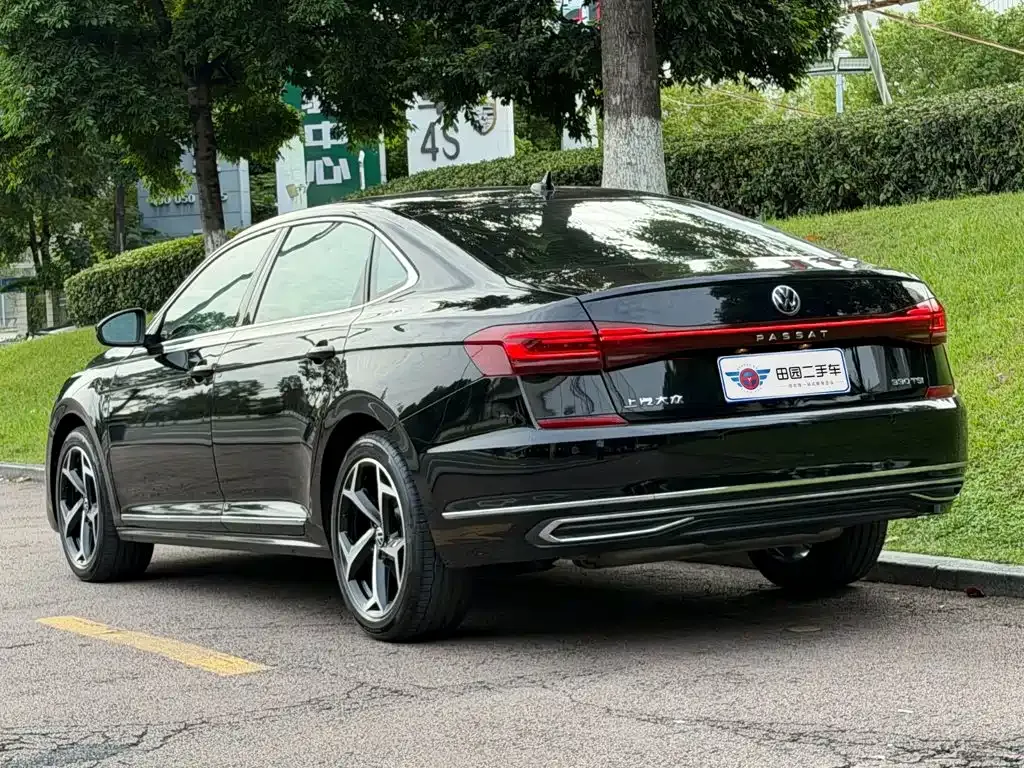 Volkswagen Passat — фото 9