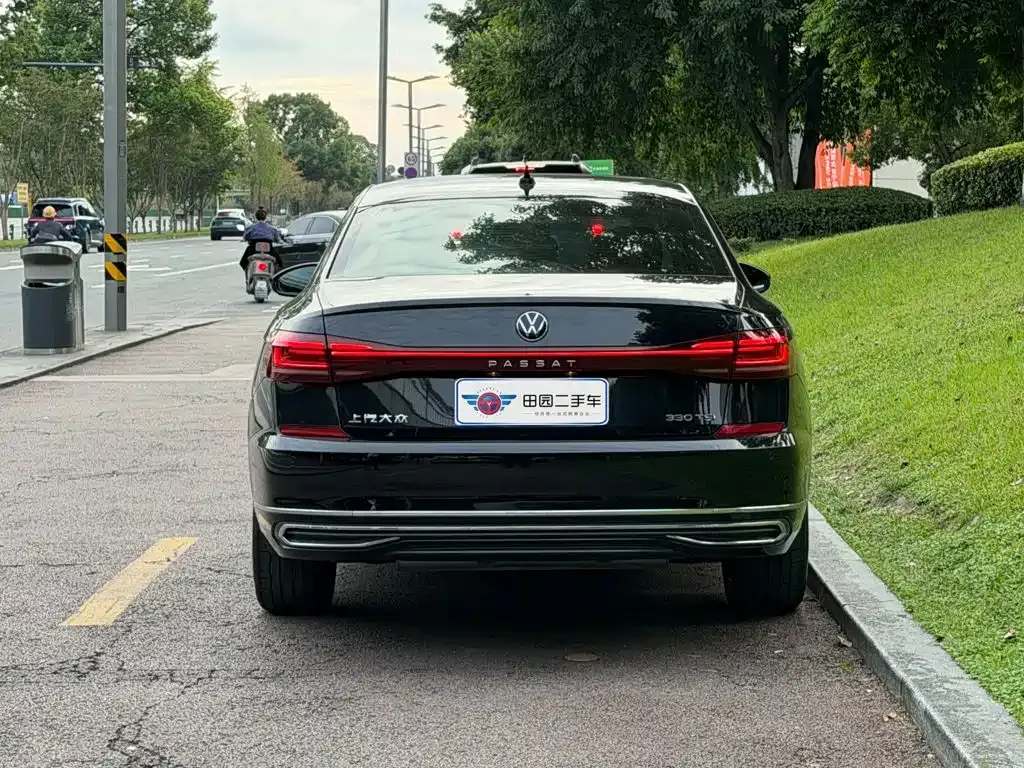 Volkswagen Passat — фото 8