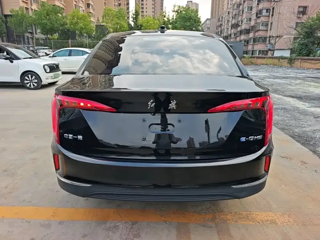 Hongqi E-QM5 — фото 4