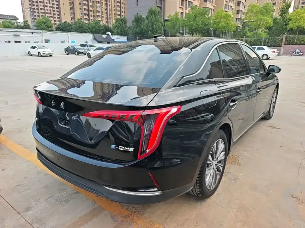 Hongqi E-QM5 — фото 8