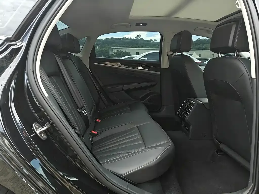 Volkswagen Passat — фото 9
