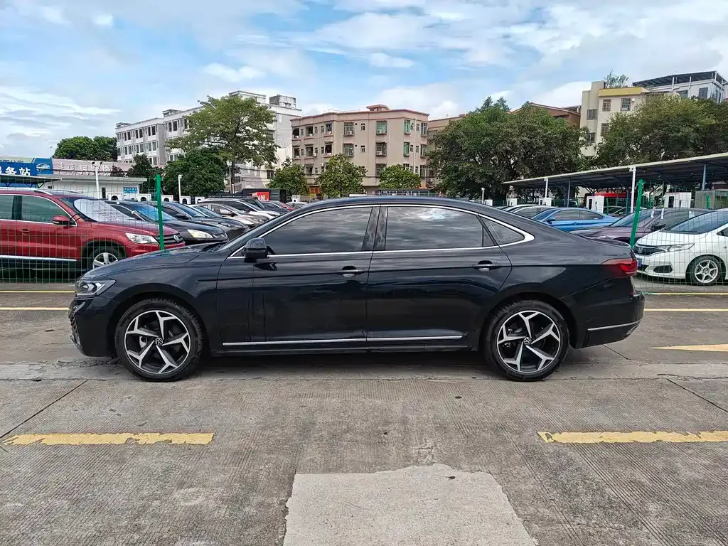 Volkswagen Passat — фото 7