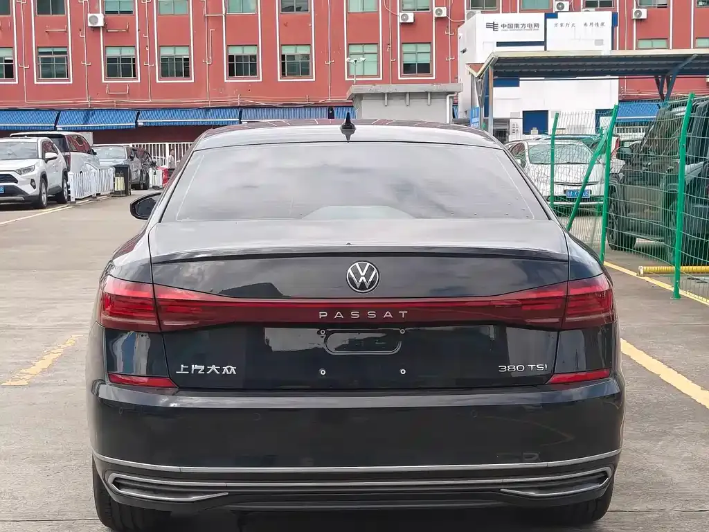 Volkswagen Passat — фото 3