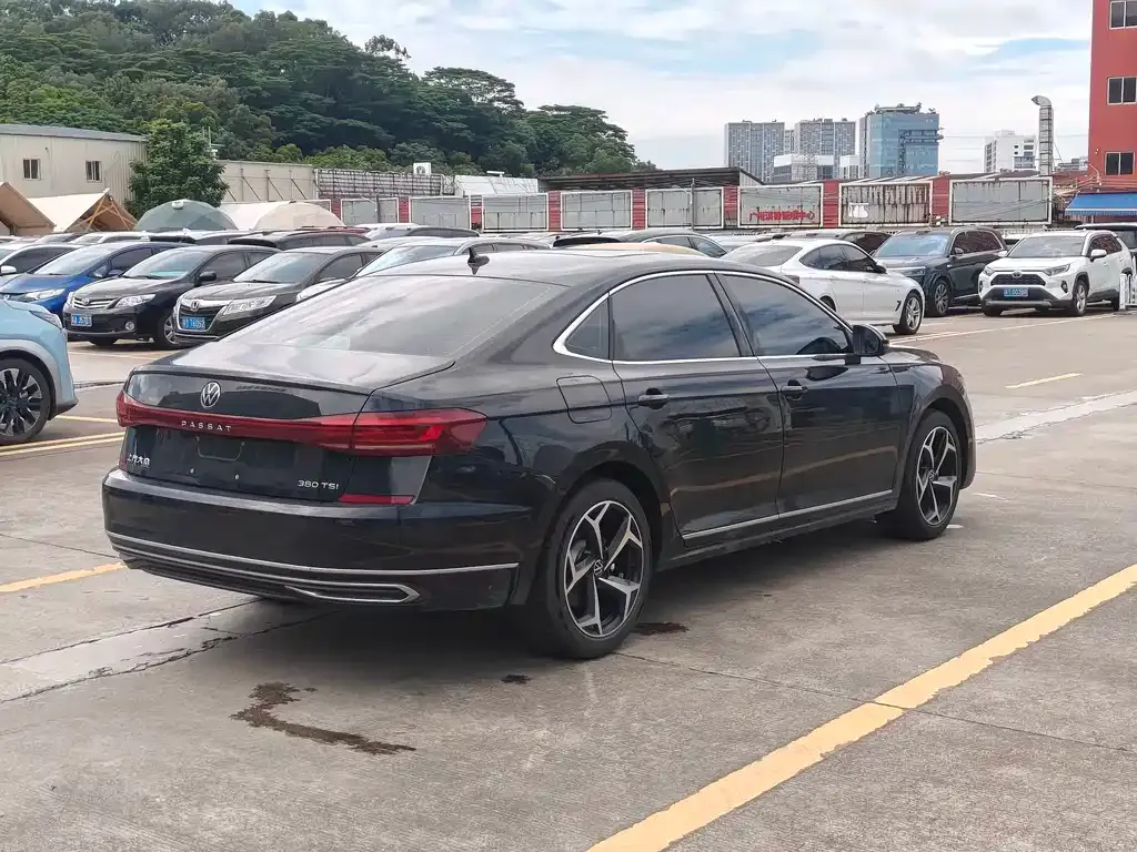 Volkswagen Passat — фото 8