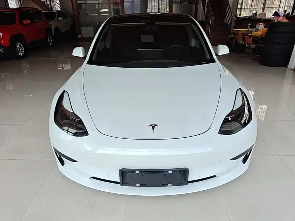 Tesla Model 3 — фото 5