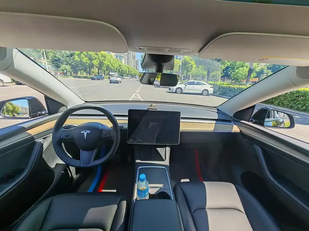 Tesla Model Y — фото 4