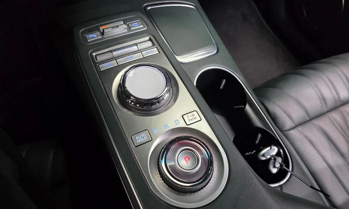 Genesis GV70 — фото 2