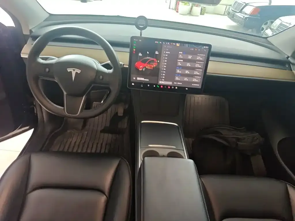 Tesla Model Y — фото 2