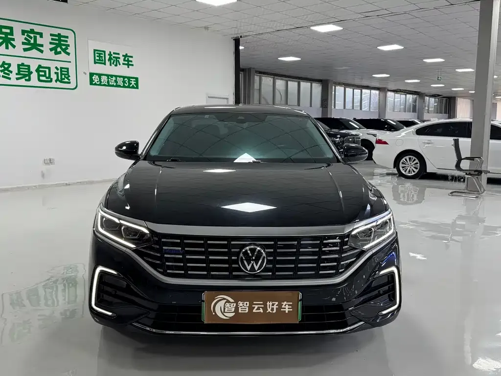 Volkswagen Passat PHEV — фото 2