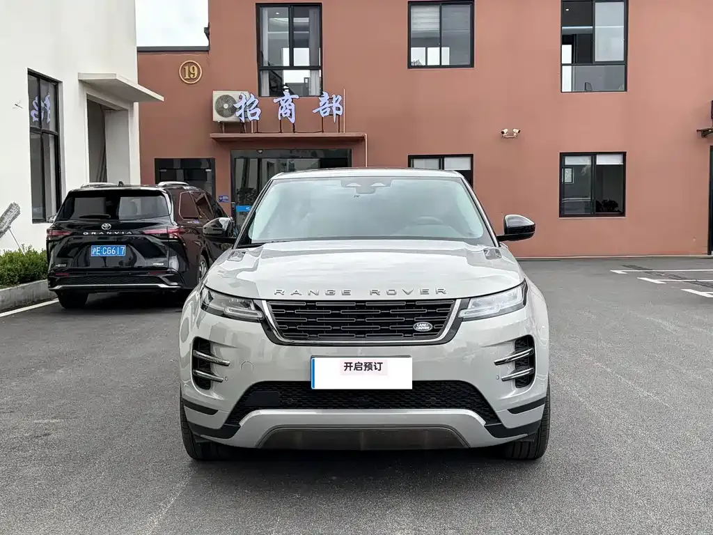 Land Rover Evoque — фото 1